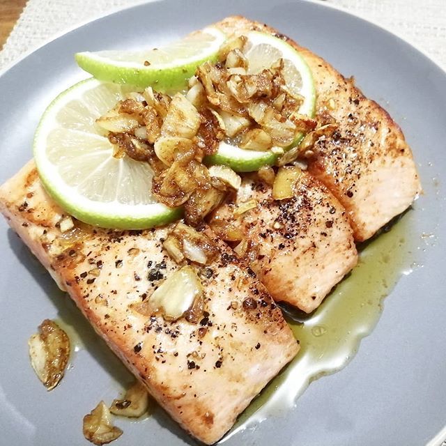 badudets's tweet photo. Salmon in Lime Butter Garlic Sauce. Diet daw si @jefroxdotcom kaya sarapan natin ang luto 🤣🤣🤣. Extra challenge baka mapa extra rice, este extra fish pala 😅#BadudetsCooks
.
.
.
.
.
.
.
.
#f52grams #foodie #foodgrammerph #whattoeatph #yahoofood #yummyp… https://t.co/IjJmSufeBB https://t.co/KePlCMm3bX