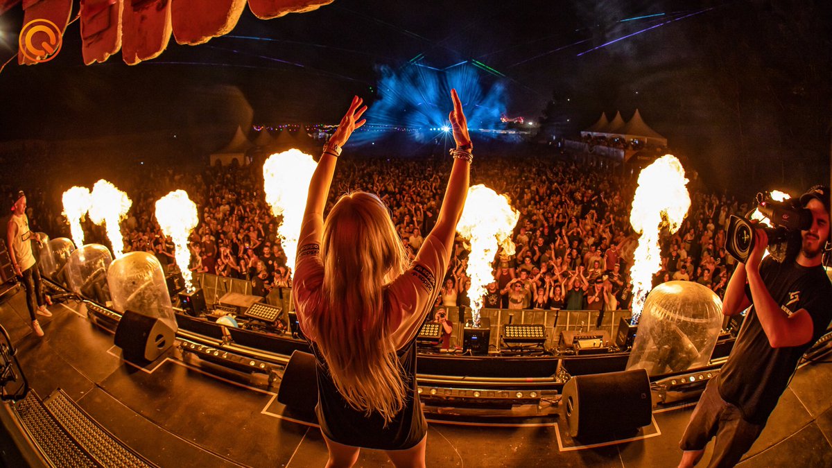 THANK YOU ELECTRIC LOVE⚡️🙌🏻
#deetox #electriclovefestival #elf19 #qdance #hardstyle #austria #dj #djane #revival #hardstylefamily