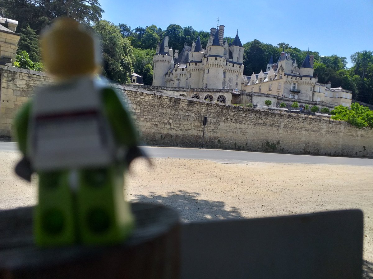 Lego_Man81's tweet photo. Although it ridiculously hot the humans made me do another... #legoman #usse #france #loire https://t.co/l33OrUW1ym