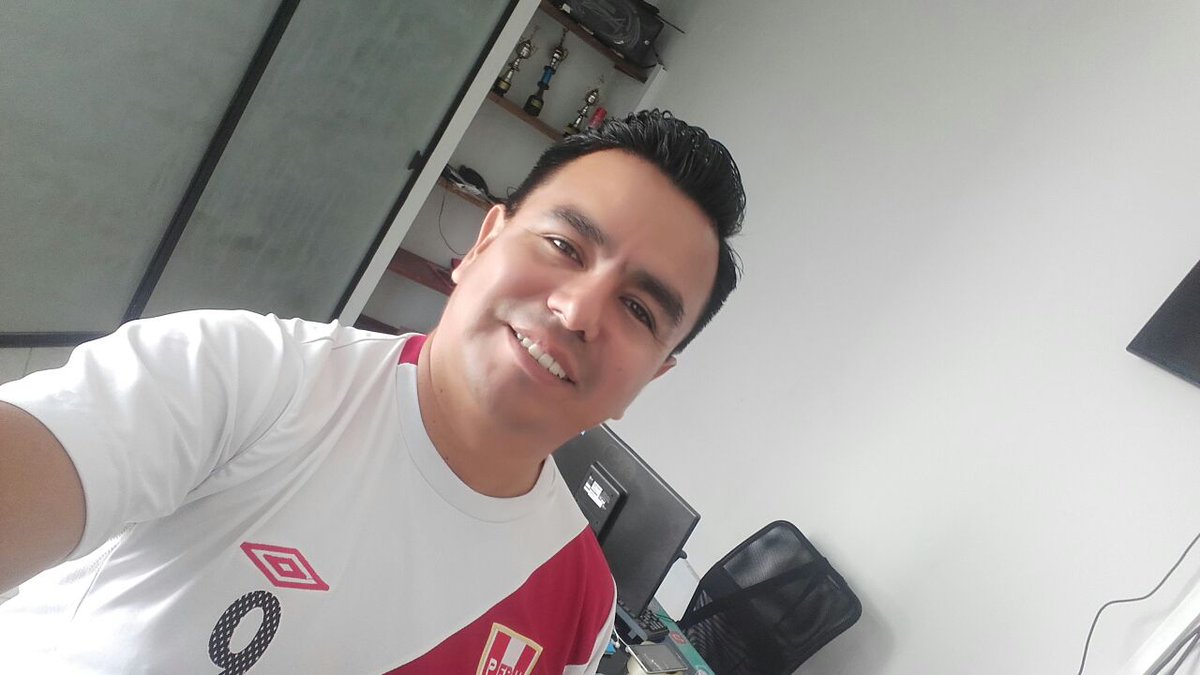 PERSOFT's tweet photo. Un hijo y la selección es un proyecto para el cual siempre tenemos que esperar lo mejor.    

¡Haku wawqiykuna! ¡Llapan Perú suyum qamkunawan kachlaniku!

¡Vamos, muchachos! ¡Todo el Perú está con ustedes!

 ❤  KUYAYKI PERU ⚽🇵🇪

 #YoTeAlientoEnQuechua
#ArribaPerú
@EntelPeru https://t.co/uDLTsoImba