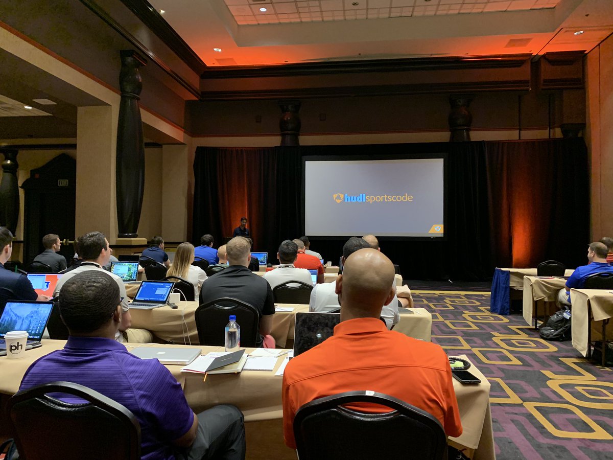 MichaelConlan23's tweet image. #EUC19 is underway. @arnottp kicking us off with an overview of #Hudlsportscode