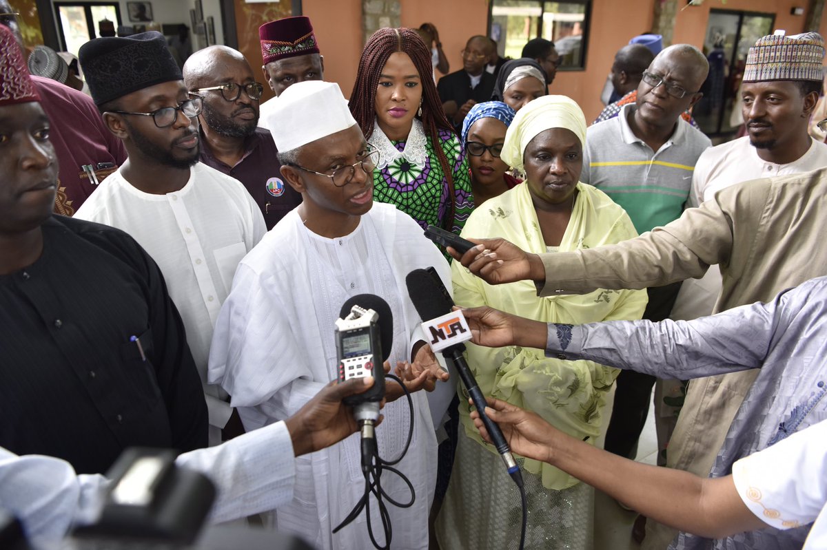 GovKaduna's tweet photo. “We have made considerable investments in these fellows as a deliberate intervention in building leadership capacity &amp; promoting a meritocratic culture. As they graduate today, they have been empowered to assume responsibilities of leadership, more competitive world.” -@elrufai https://t.co/vPk4ZyZzHx