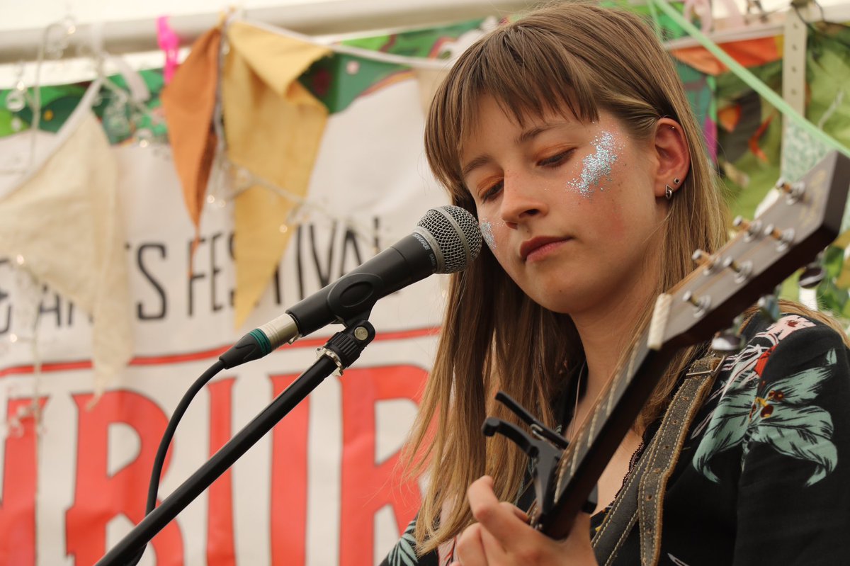 Tande272's tweet image. i had the privilege of watching many talented young musicians at the @GlasdenburyFest boutique stage this weekend 🌼