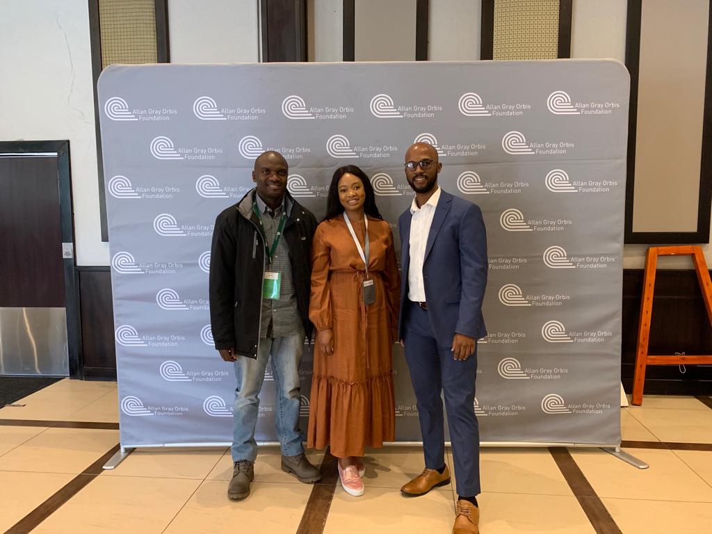 TKIEswatini's tweet photo. Good Evening #SwaziTwitter
Meet Joseph Mukendwa, the Regional Director of The Allan Gray Orbis Foundation, alongside our TKI Co-founders and Board Members, Mrs Fanele Fakudze and Shakes Dlamini, an @AllanGrayOrbis Scholarship Recipient
#AGOFJAM2019 #TKITravels https://t.co/uRP2TjHF5I
