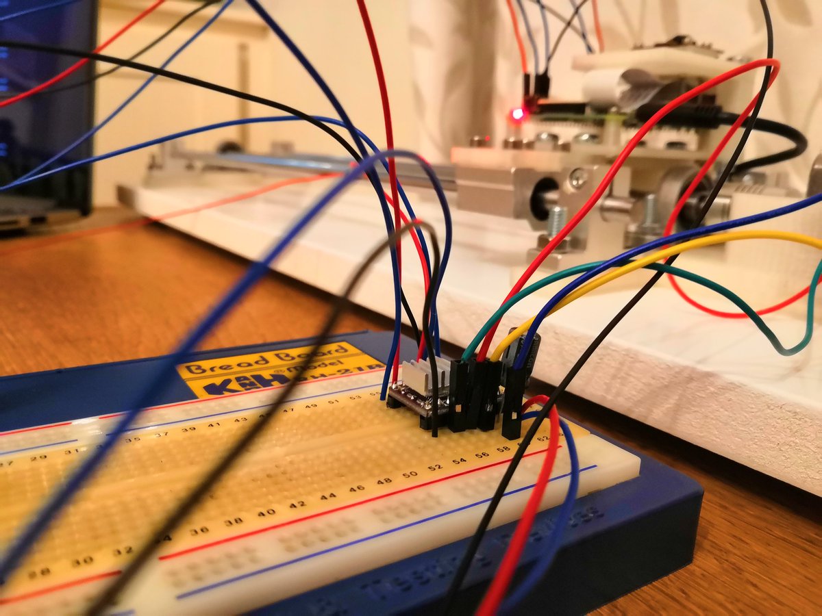 LP_Alwyn's tweet image. A very productive Macro-Imager #BiomakerChallenge #hackathon with @Rowena_Downie @ekte_Toby &amp;amp; EmilyMarr. Setup and played with #raspberrypi, ssh, picameras, stepper motors, and made some #3Dprinting designs with @openscad