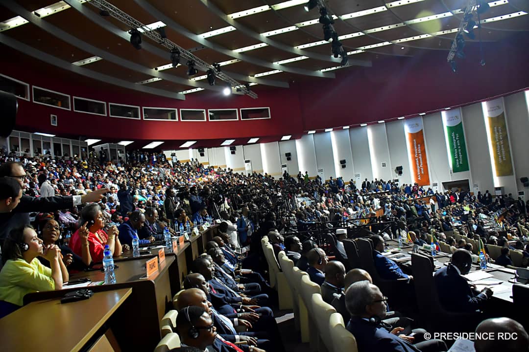 olivierkapambu's tweet photo. SOMMET_DE_L'UA_2019#
Je vous présente le Président Congolais à la Grandeur de son pays, Félix Antoine Tshisekedi Chef de l'état. @fatshi13 @FARDC_ @PresseRdc @Presidence_RDC @TopCongo @RFIAfrique @BBCAfrica https://t.co/c4mX4u2IfI