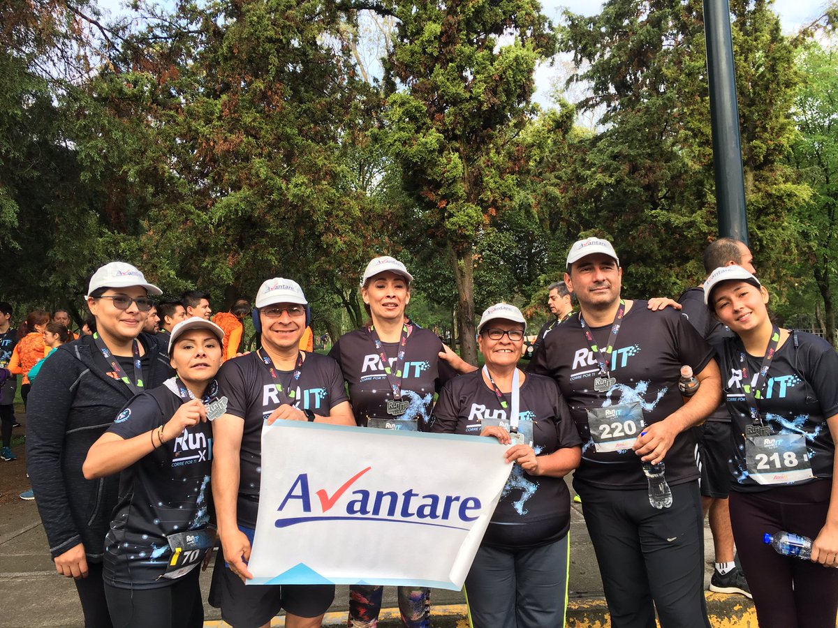 la_angis's tweet photo. 10K si se pudo!!! equipo @avantaremexico listo!!!! #RunXIT #correxti #amiti #siguesudando #notedetengas @totalrunning excelente ruta! https://t.co/Re9enE2vsZ