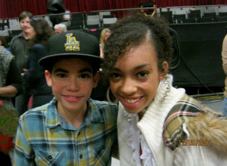 just a little nugget following his dreams and an older nugget looking up to him and completely fangirling on the set of Jessie... so sweet, so young. #RIPCameronBoyce