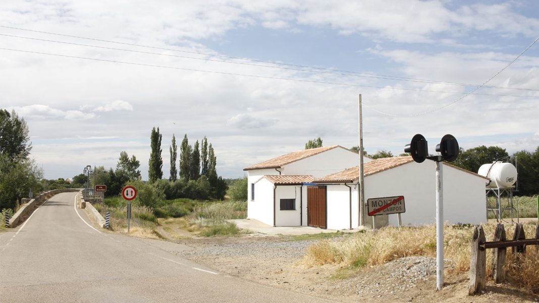 ⚠️ Proyectos que nos encantan: "Nexo990" organizado por <a href="/nexodos_/">néxodos</a> en colaboración con el Ayuntamiento de Monzón de Campos (Palencia).

Info vía <a href="/LaEscenaMag/">LaEscena</a>: 
laescena.es/nexo990/