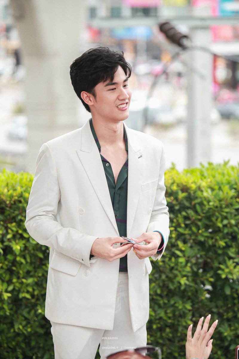 Polcachu's tweet photo. (๐๗/๐๗/๒๕๖๒) :: #แบรนด์ซุปไก่สกัด
@Tawan_V #1 (สภาพคนคิดแคปชั่นไม่ออก 🤣)
#tawan_v #ชาวบ้าน
#เตนิว #โพก้า #polcachu https://t.co/02BMUnuuso