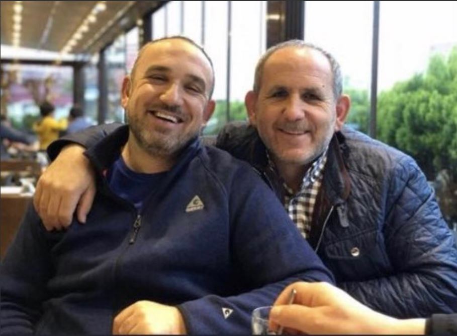 Bi bitin artık, Bitmez mi bu yavşaklar !! 
Hamile kadının içinde bulunduğu araca saldıran 07 BSS 76 plakalı 
 araçtaki saldırganlar.  #Seydioğlu