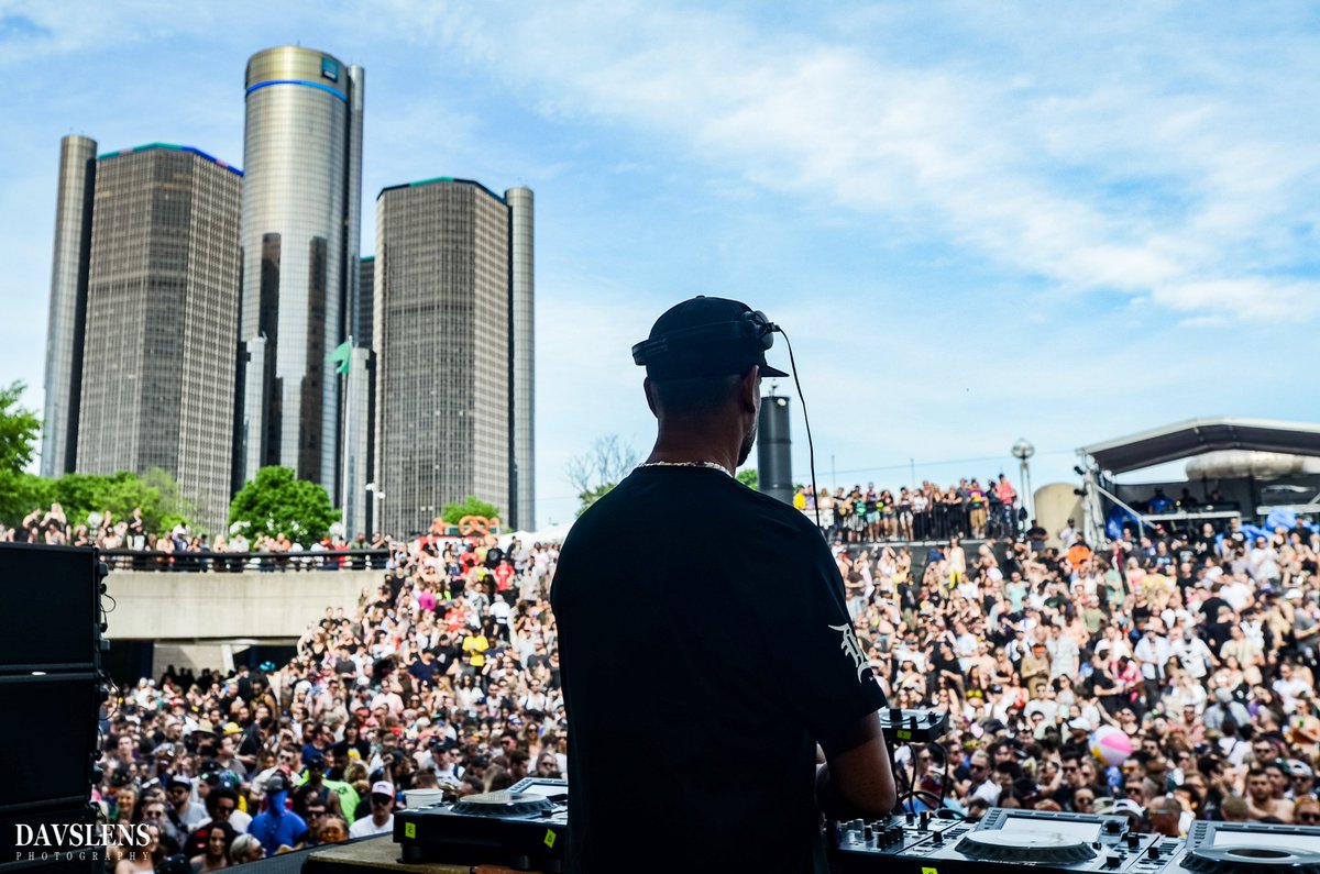 Davslens's tweet photo. A few shots from @MovementDetroit #MovementDetroit #Griz #MK #Carlcraig #housemusic #techno #Dretroit https://t.co/sDZooLi0Gr