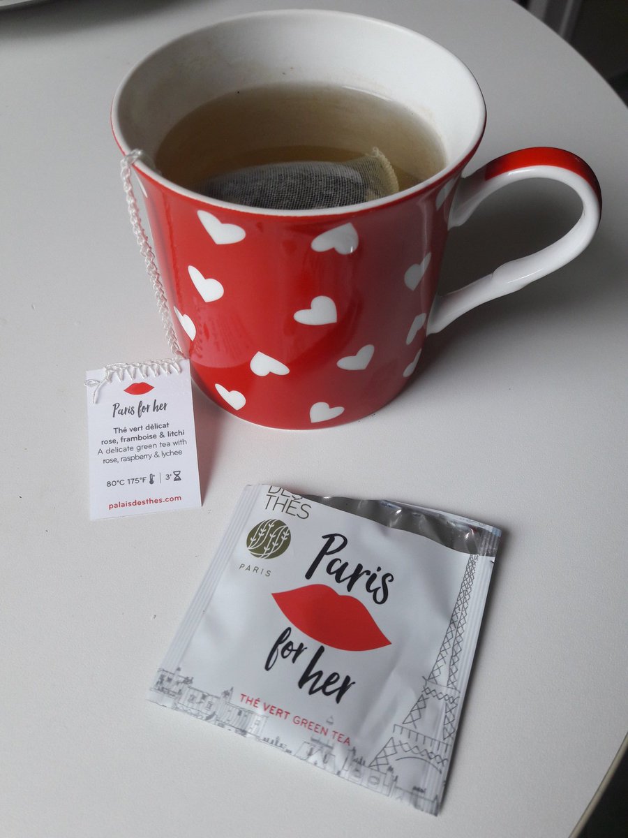 jaimelethe's tweet photo. Un grand classique de chez Palais des thés : Paris For Her, rose et framboise sur une base de #thé vert 💓💕💖 Un thé fruité et frais où la rose est légèrement dominante. https://t.co/qEPlP0pNRf