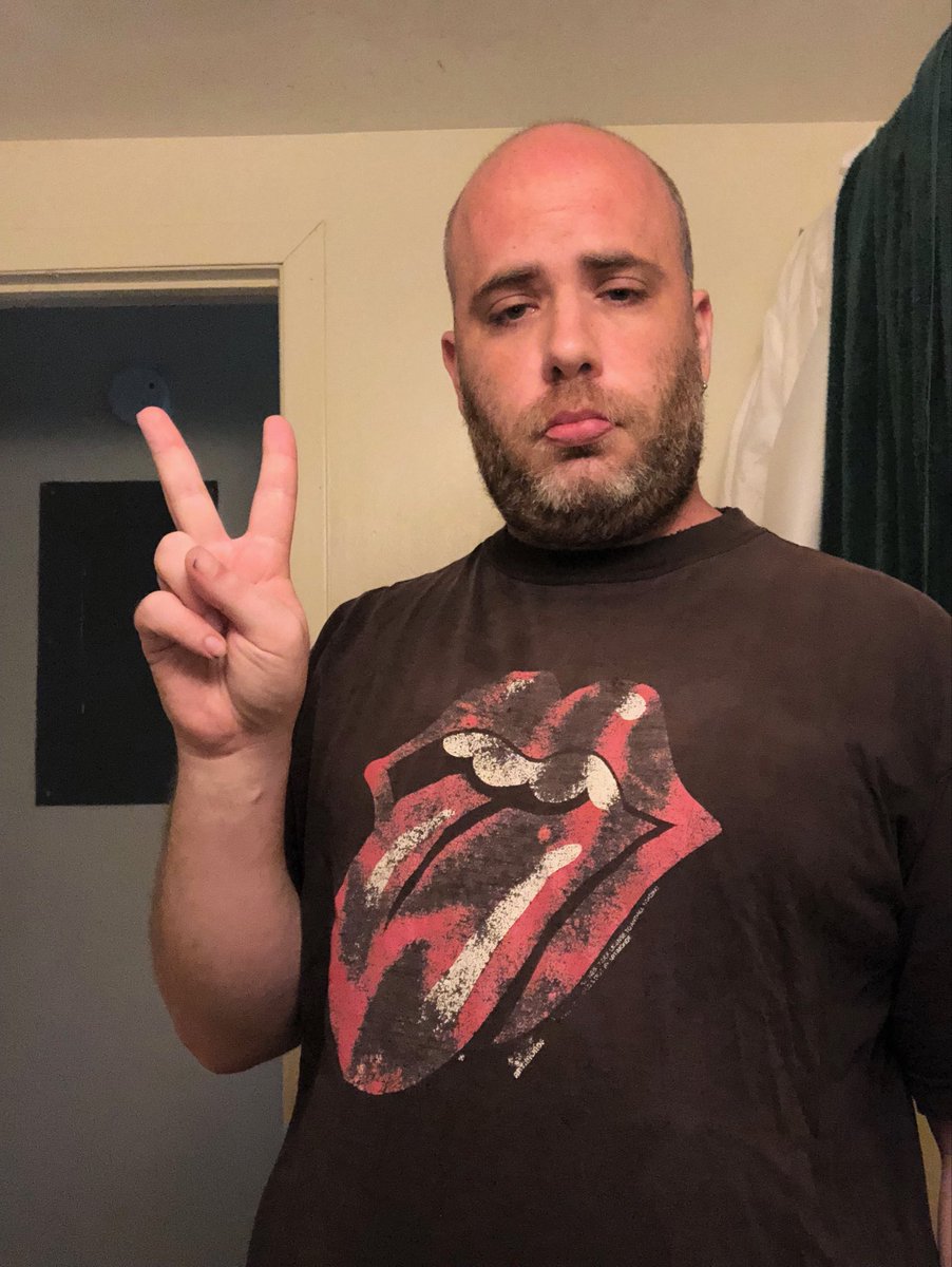 NeonMD82's tweet photo. Iโve had this shirt for 20 years. Can you tell.... ๐
#TheRollingStones โฆ@MickJaggerโฉ
๐ฆ๐ค๐โ๏ธโ๏ธ #NeonMd https://t.co/TZq1vt88yl