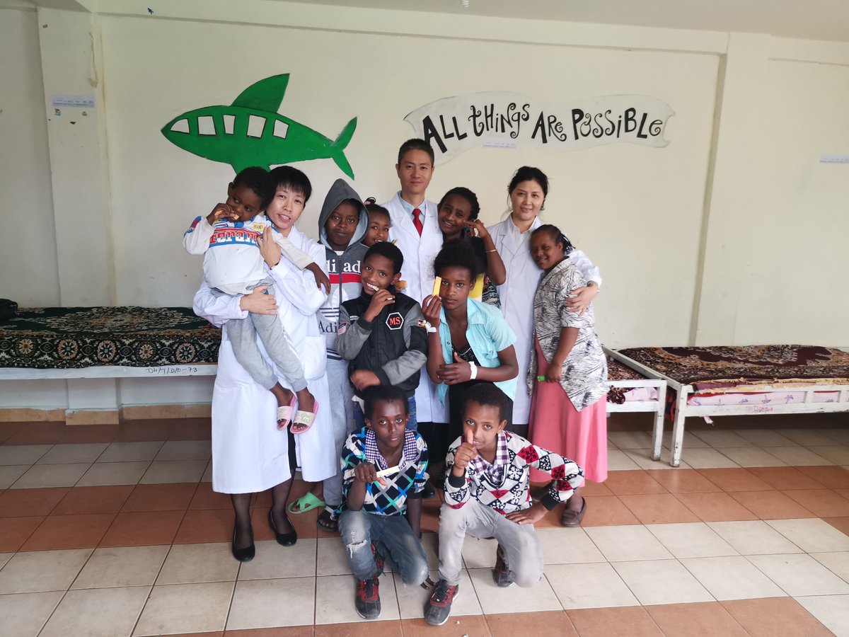 “China!” an old Ethiopian man, who can not even remember his name and age, murmured to express gratitude after receiving free treatment from the Chinese medical team.180 senior people and 30 kids from Kality Elderly Care Center and Sebeta Orphanage were offered with free clinic.