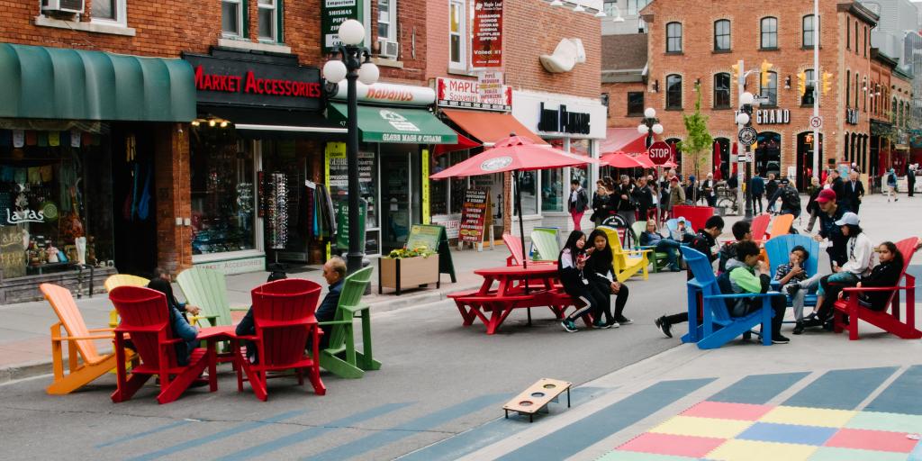 ottawacity's tweet photo. Any day is a perfect day to visit the #ByWardMarket's pilot on William Street. Lots to do and see, or to cool place to sit and chill. See you there! https://t.co/1Yt5lJ8vi1 0VEt3 #DesignByWard https://t.co/duIiBPPjne
