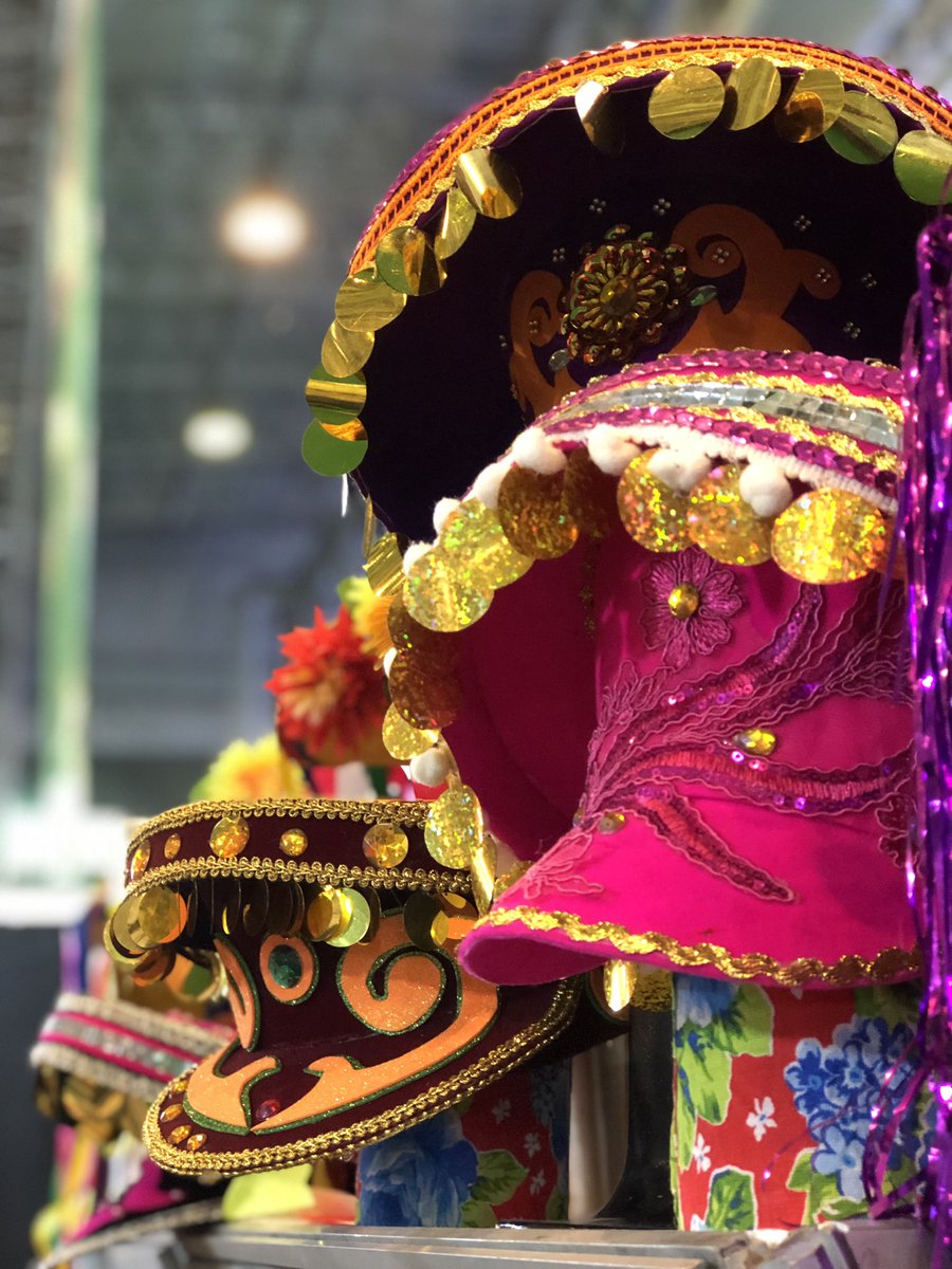 Homenageado do ano passado, Mestre Salu tem um estande dedicado só a ele com um monte de coisa bonita aqui na Fenearte. Tas esperando o que pra vir conferir?