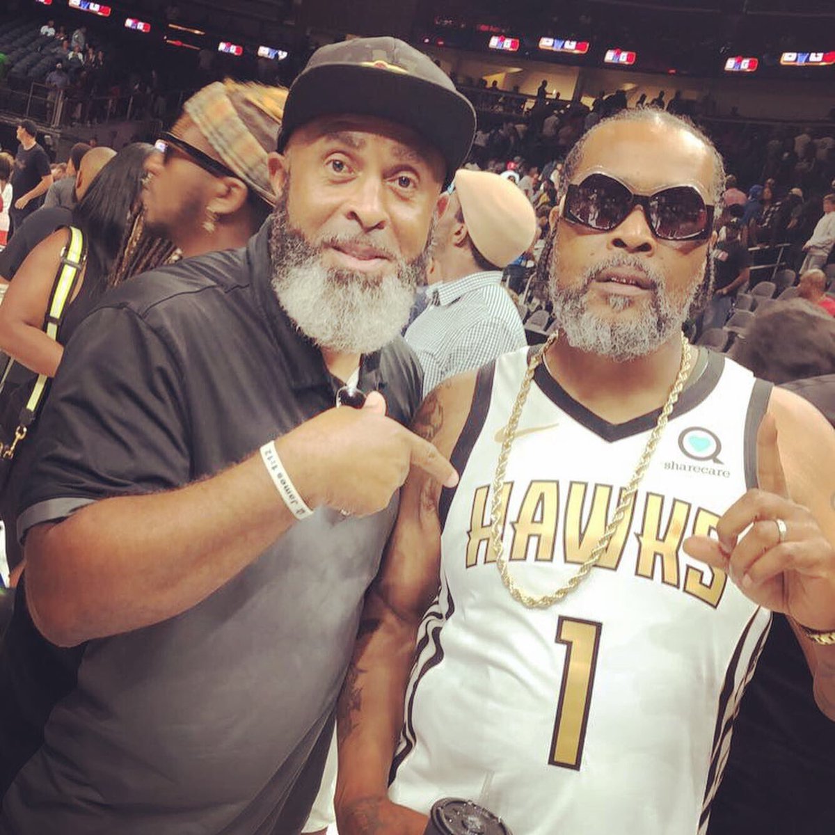 kdamppit's tweet photo. Court side continued! Big 3 🏀 #stars in the house #Scrappy #Yung Joc #Real Housewives of Atlanta #Ice cube #Big Al #Lil Keed #Dominque Wilkins #Lisa Leslie #Clyde Drexler #I ❤️ATL #crazyfun
@thebig3 @cpittman_7 https://t.co/G9ghBWXTwC