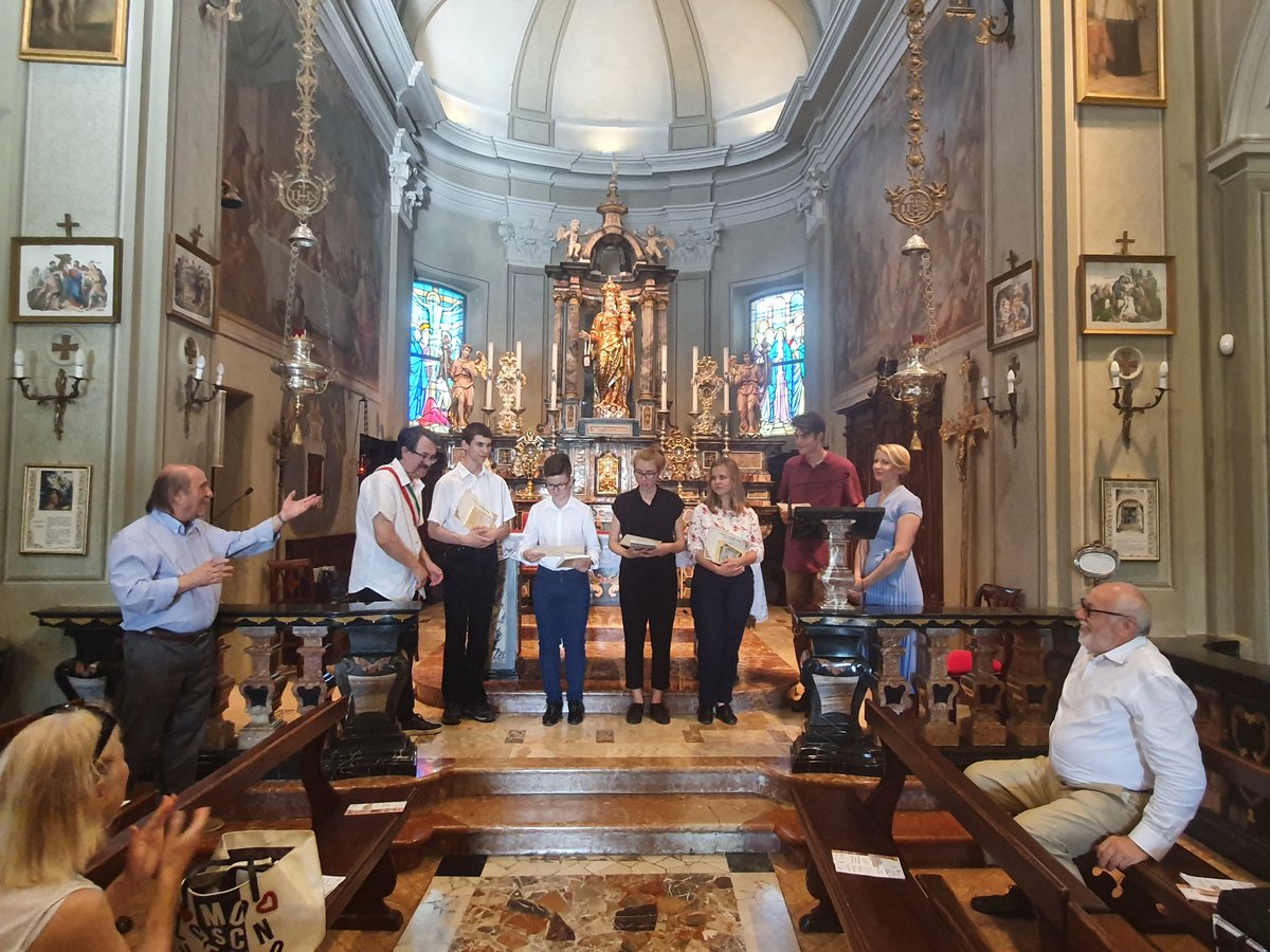 PLinMilano's tweet photo. Znakomity koncert finałowy na zakończenie kursu organowego młodych polskich muzyków z klasy P. Rachonia #szkołamuzycznabednarska w Sanktuarium B.V. del Carmelo w #Montevecchia na zaproszenie Maestro #Cominetti z patronatem https://t.co/l65QA6hSZz.@PLinMilano @PLInst_Roma https://t.co/AteaTsa267