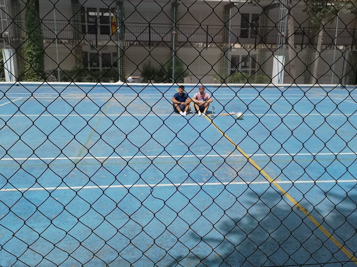 JuansePegalajar's tweet photo. Un lujo seguir disfrutando de este bendito deporte con AMIGOS como lo hacíamos hace 12 años... y encima ganando de nuevo... y esta vez compartiendo el pichichi con el #máquina @2231Adrian #penúltimo #monte2020 #finish #findeciclo #lovefutsal #ochocientos https://t.co/4AoOmJ6bij