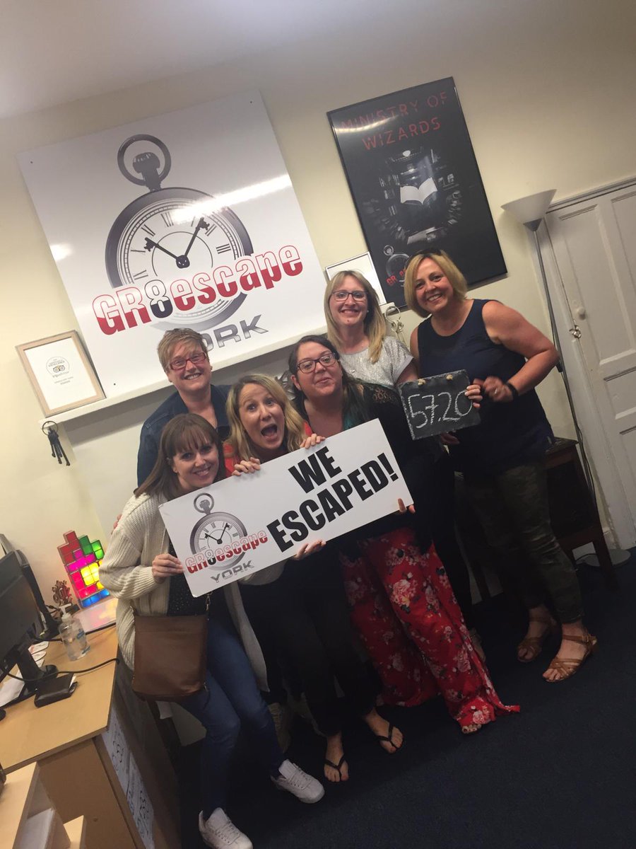 MrsJHadfield's tweet photo. We only went and ESCAPED! 🙌 #gr8escapeYork #leftnotright #meandlaurawerenotthathelpful 😳 @mrslwade @PullanMrs @MrsLeedale @VictoriaAtko https://t.co/GjM9sTaTrB