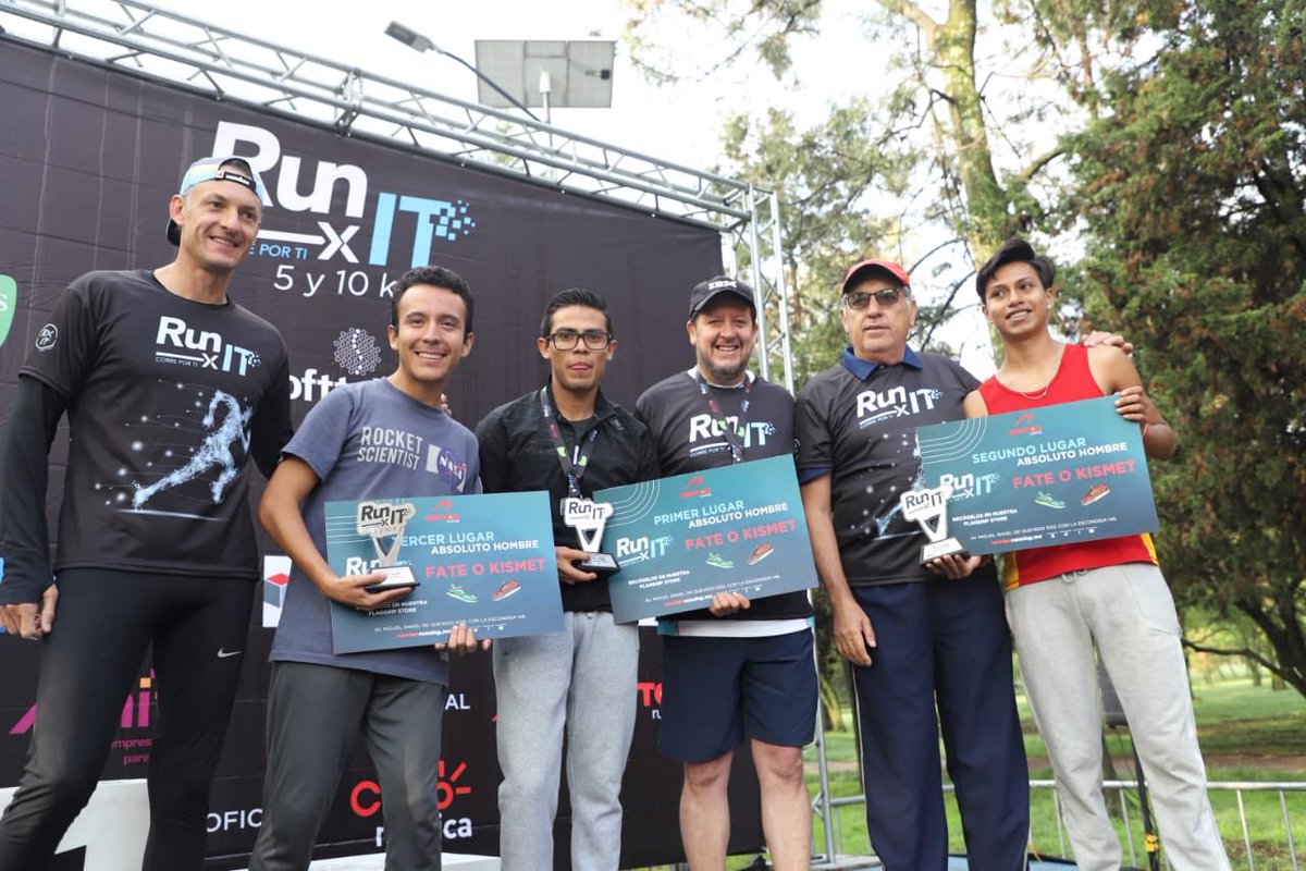 totalrunning's tweet photo. ¡Muchas felicidades a los ganadores de la carrera #RunXIT! 🥳🥳

Así vivimos nuestra premiación 🏆 https://t.co/APuPwRhZfo