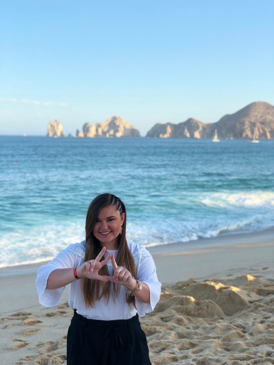 Ashley enjoying her summer in Mexico! #kdtravels 🦋