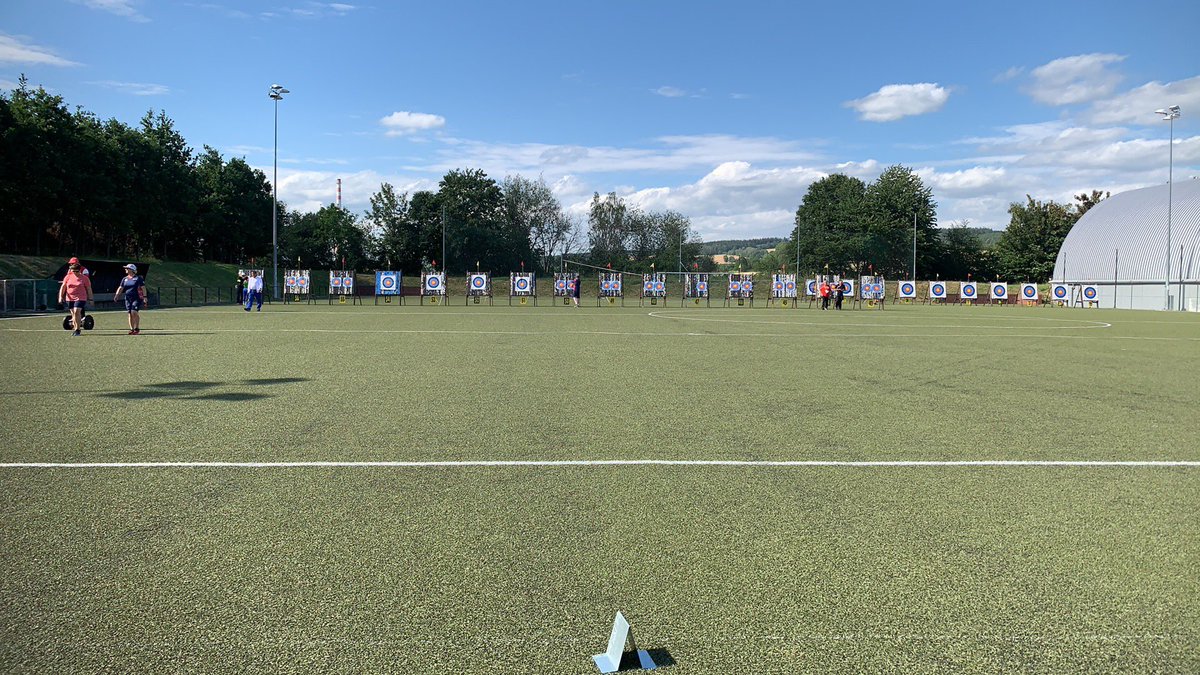 SteveTheBaron's tweet photo. Enjoying the weather and camaraderie out in Czech @archerygb @worldarchery @BeiterArchery @clickers @blesma @TenzoneTargets @H4H_SR @Bromakin @norton_ceo @LAOFACUK https://t.co/LnueaSIXgU
