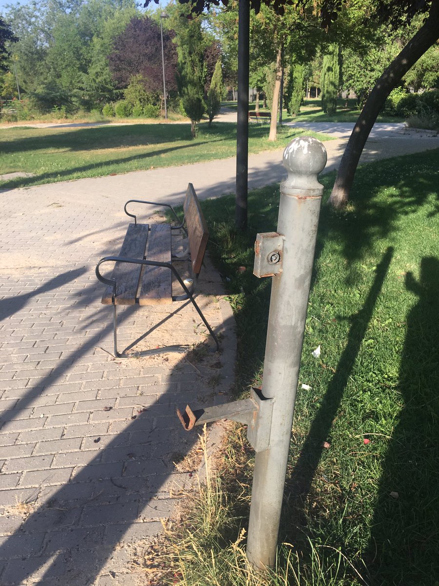 soniadelasheras's tweet photo. @aytogetafe todo Getafe está fatal de jardinería y limpieza,pero el parque cruce caminos del bercial es horrible. Que lo vea @LymaRedsocial https://t.co/B0BJAr8jLD