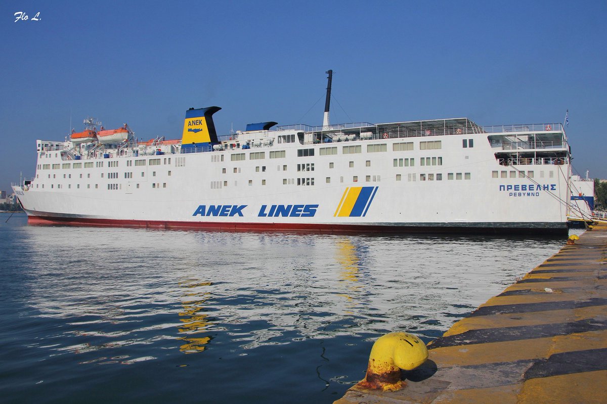 ShipPicsByFlo's tweet photo. F/B PREVELIS moored at the port of #Piraeus, June 2019. A good and reliable worker of the aegean archipelago! 

Ship's details: https://t.co/0W32orXfvh

#shipsinpics #prevelis #aneklines #shipspotting #shiplovers #shiptravelers #ferries #greekferries | #traghetto | #フェリ https://t.co/fJIMaNNeDi