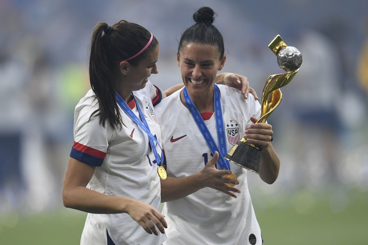 ChelseaFCinUSA's tweet photo. 🥇 @crysdunn_19 
🏆 @alikrieger 

Congrats @USWNT! https://t.co/ZexUlDRcYP
