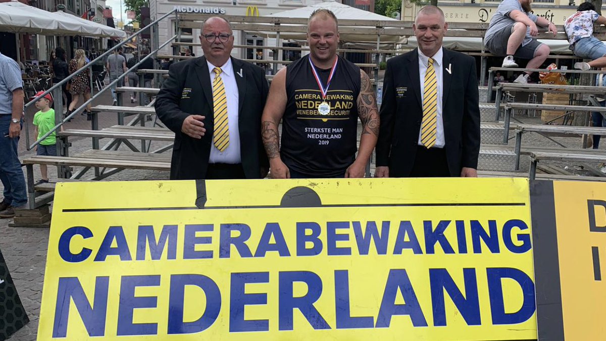 Het Veneberg Security Team en Camerabewaking Nederland feliciteren  
Kelvin de Ruiter als de sterkste man van Nederland.