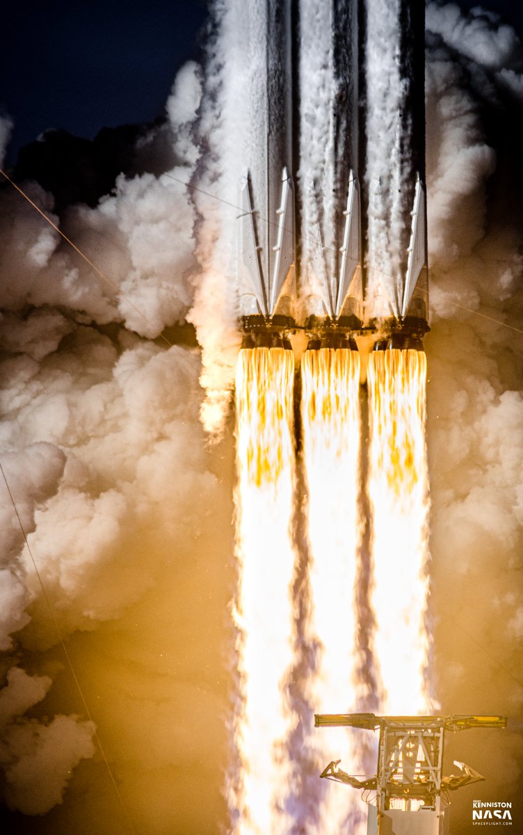 TheFavoritist's tweet photo. Here's an interesting comparison of my Falcon Heavy engine shots! I've taken five so far with three working exactly as intended. The other two from Arabsat-6A (only one pictured here) were horrible, abysmal, out of focus failures.

Remember kids, failure is always an option. https://t.co/LGwD8ItIba