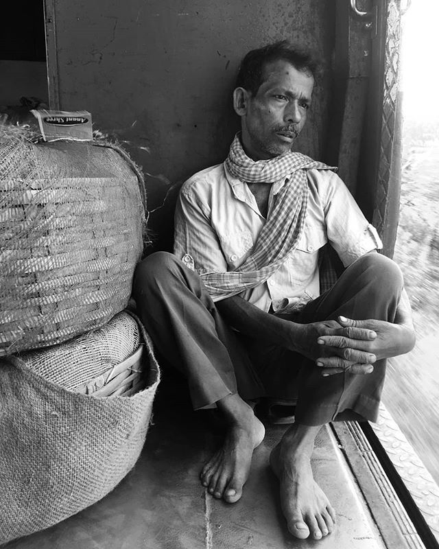 Souvikkoley's tweet photo. People from the ground. 07

Those portraits are part one of my ongoing project ' Vendor Compartment '. Naturalist &amp; writer Jim Corbett's ' Life at mokama ghat' in 'My India' is the real inspiration behind this project. I have been taking pictures from my… https://t.co/D25kxySQFT https://t.co/Kc59OBDvQz