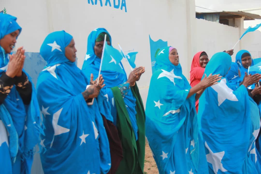 engyarisow's tweet photo. I visited #Kaxda district of #Mogadishu where we held meetings with the district administration and listened to the residents of #Kaxda. We also visited the internally displaced in the district to assess their situation and immediate needs. https://t.co/A8QSUT7KsD
