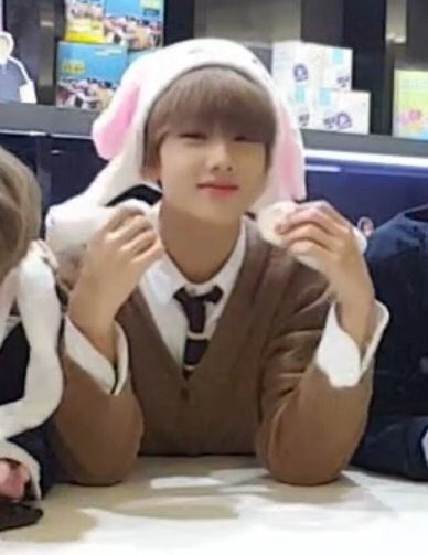 js__lv's tweet photo. #랜덤지성 이 해시 뭐예요 저 왜 이제 봤어요 ㅠㅠㅠㅠ 너무 행복해진다 https://t.co/2asxy8sIpF