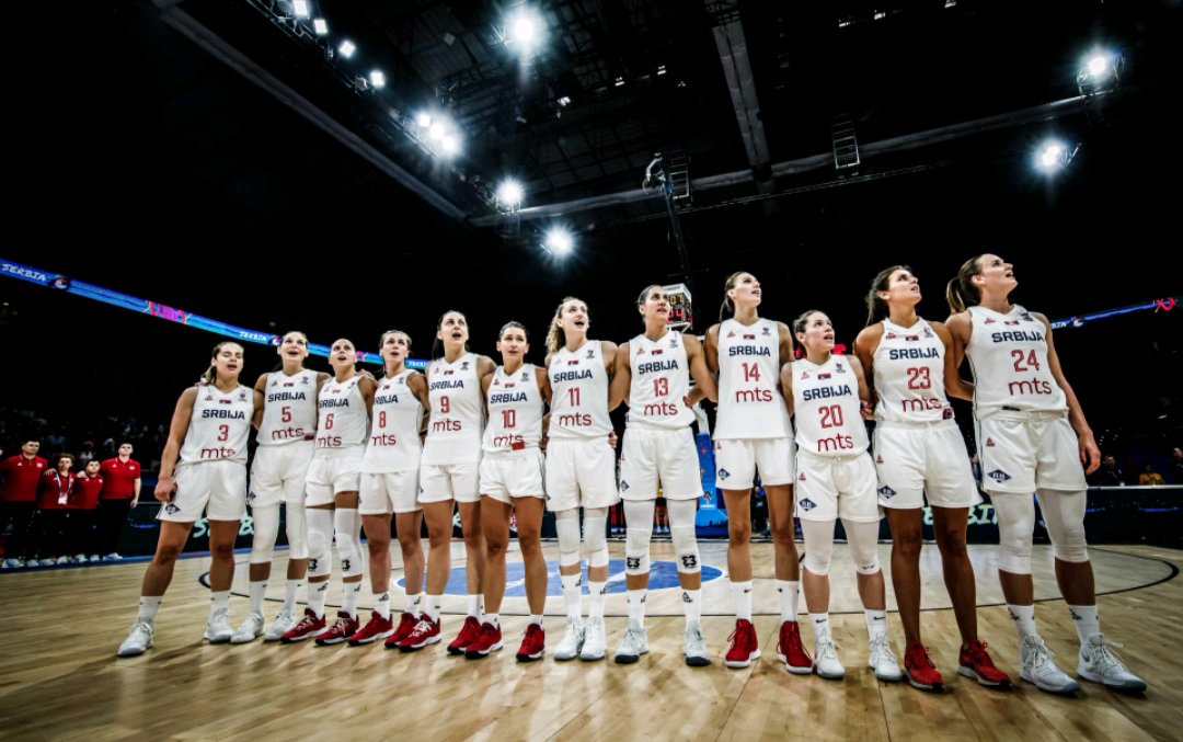 vitasportivait's tweet photo. 🏀 #EurobasketWomen | #SerbiaGranBretagna

Padrone di casa di bronzo! 🥉

La Serbia si impone per 81-55 sulla Gran Bretagna nella finalina per il terzo posto.

Ottimo torneo per Ana #Dabovic &amp; Co., ad un passo dall'olimpo continentale ma con un biglietto al #FIBAOQT in tasca. https://t.co/NumPU0rfWI