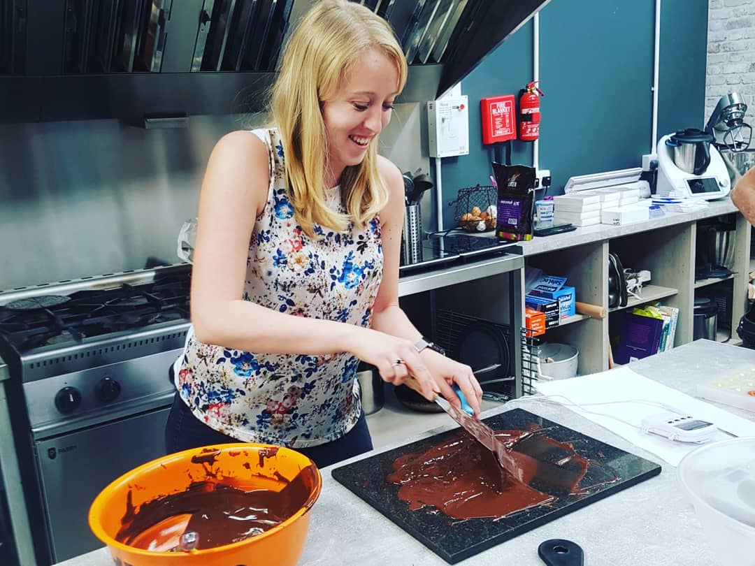 CocoaBens's tweet photo. Happy World Chocolate Day!! 🍫⁣
⁣
Loved this workshop at @mrsbkitchen on Friday, sharing my love for everything chocolate with the local community! ⁣
⁣
The next workshop is on the 23rd August, get in touch if you'd like to learn my secrets. 😉⁣

#WorldChocolateDay

⁣ https://t.co/rvTf6oyfZJ
