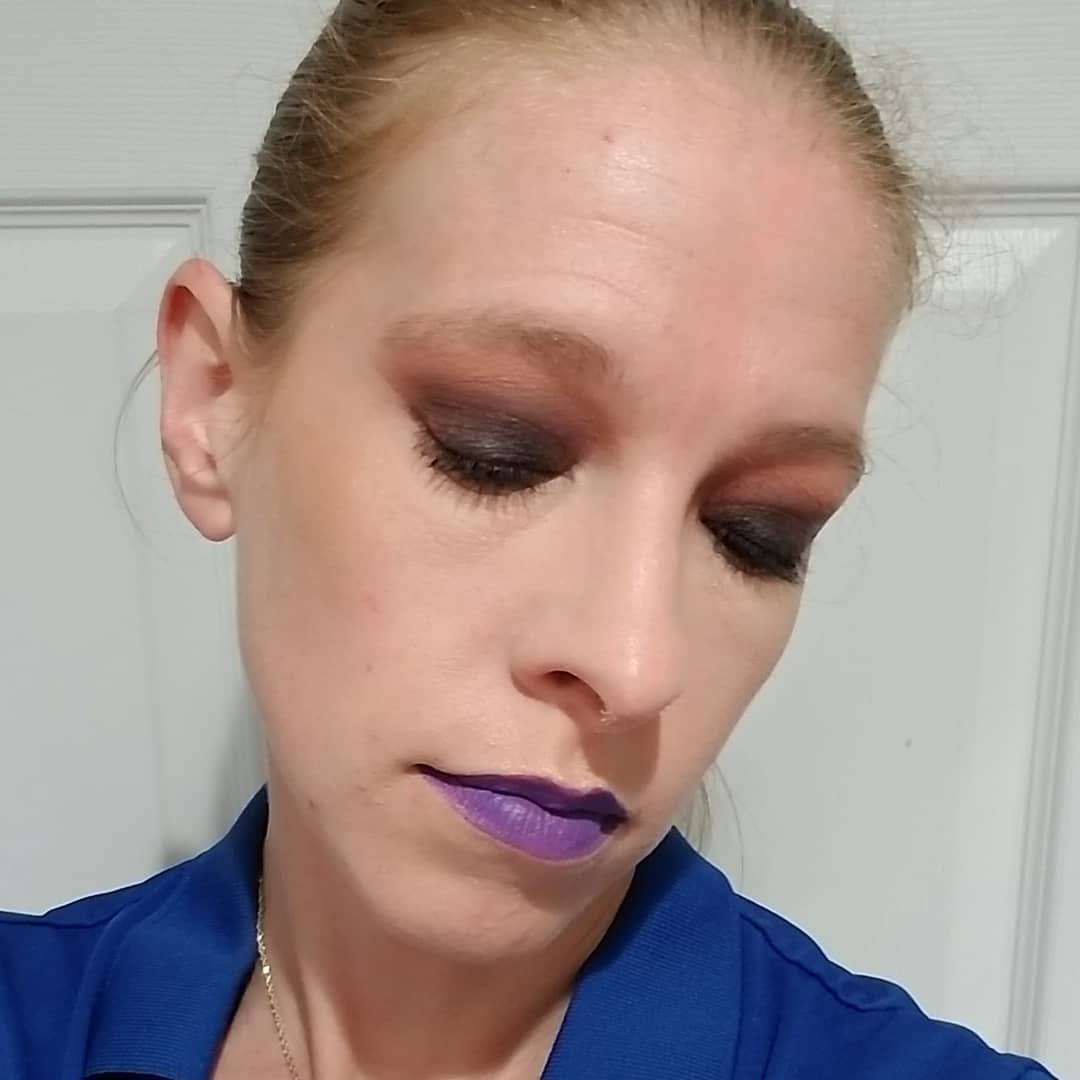 Jennafv83's tweet photo. My #motd with @TooFaced Sweet Peach palette and @JeffreeStar cosmetics velour liquid lipstick in I'm Royalty. #JUSTMEJULY #jeffreestarcosmetics #toofaced #ownyourpretty https://t.co/C1oQihcVWM