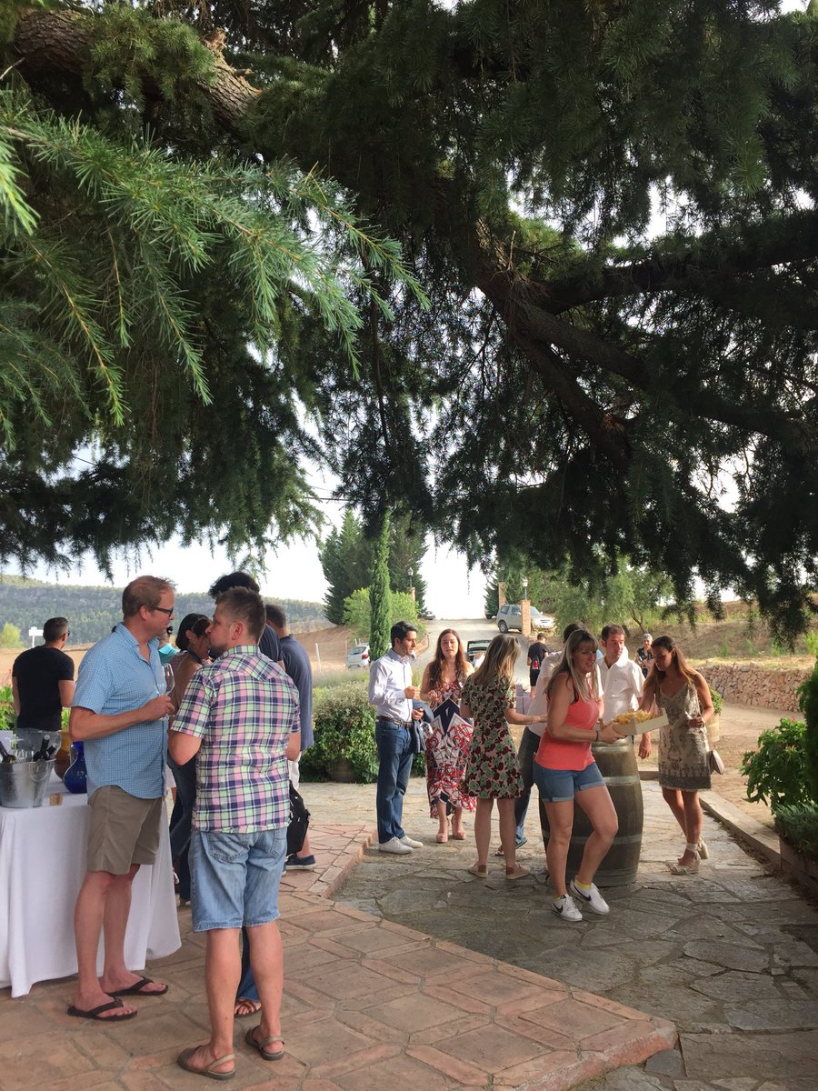 jgrauviticultor's tweet photo. Celebrant els #10anys de #videnit a @MasFigueres @quimapp 🍷✨ #vicatalà #Priorat https://t.co/Thzkvko2wb