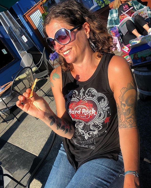 It’s Sunday Funday! Enjoy your leisurely day at the brew with Sunday brunch specials until 3pm and bottomless mimosas as far as the eye can see- sure to put a smile on your face! . . 
Repost @heidijoferris - My beautiful bestie! 💗💥☀️#humboldtlife #6r… ift.tt/2LMJGSC