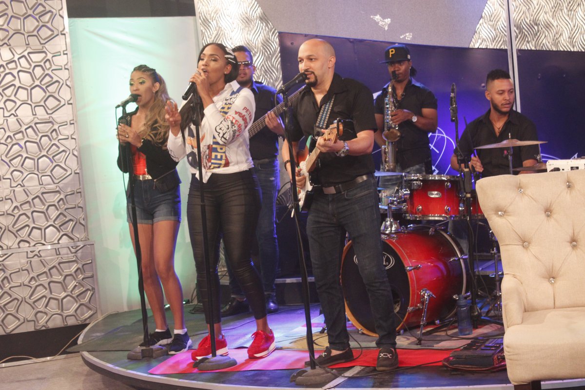 La banda de buena noche en función 🎧🎼🎷🎸🎤 #Exclusiva