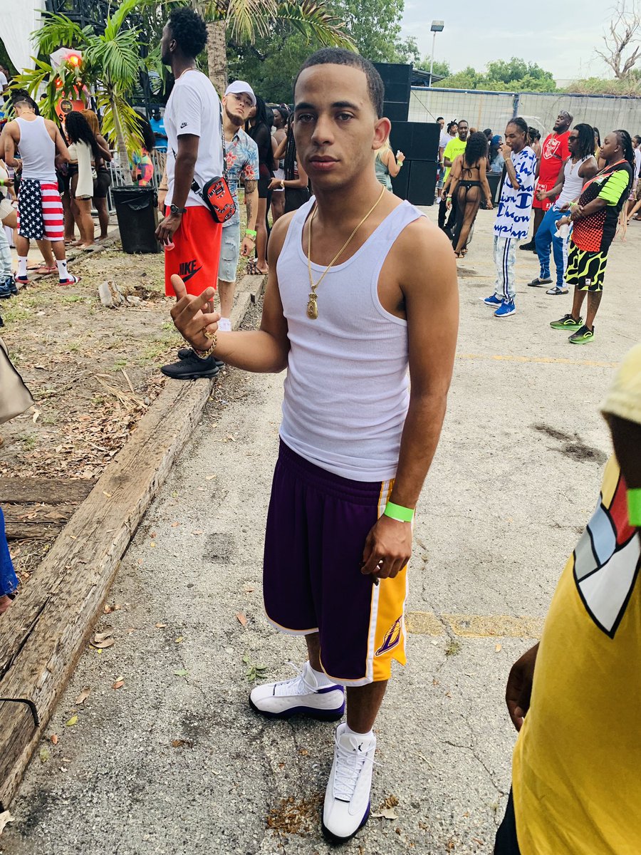 savage_hotsauce's tweet photo. Ball For My Nigga Skip Cause He With Me No Matter Where I Go 🔌🧡 #RipShank #CatchAVibePoolParty https://t.co/rPVgY9w5wq