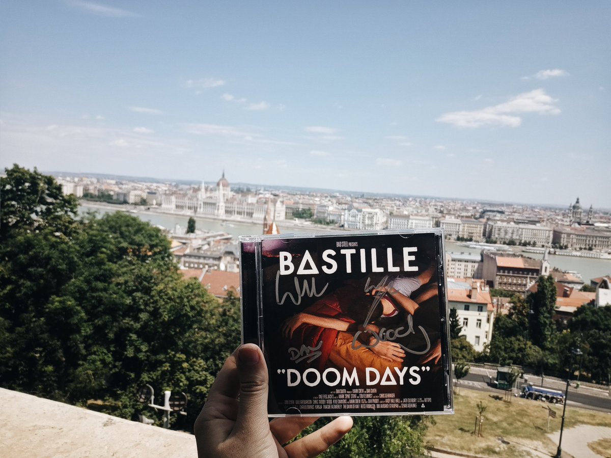 laughterxlines's tweet photo. doom days feat. the most beautiful part of our little country's capital, budapest 🇭🇺
#doomdaysworld https://t.co/LEf6igjubE