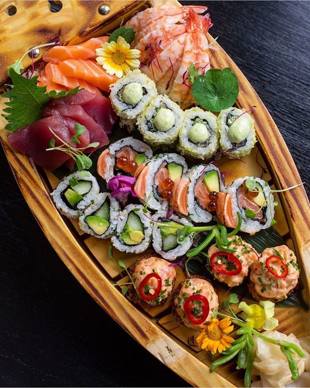 EandONottHill's tweet photo. Our sushi &amp; sashimi boats are just perfect for Sunday sharing!😍🍣 #eandonotthill https://t.co/97SyynGck9 https://t.co/EZtLsSMgUd