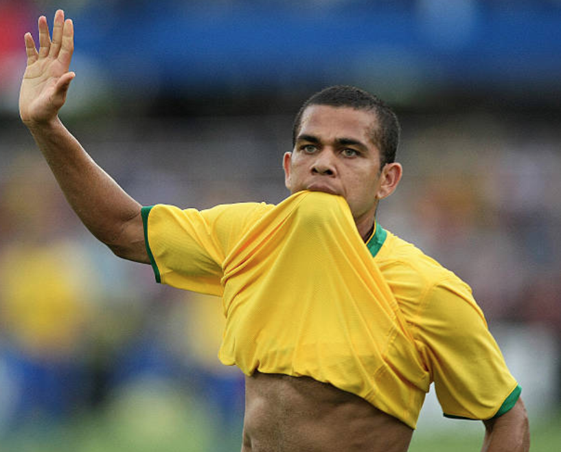 sportv's tweet photo. O autor do gol do título de 2007 passando pela sua timeline
#CopaAmerica2007🏆
#CopaAmericaNoSporTV #NossaSelecao #VemGeral https://t.co/F8wtFSbUT5
