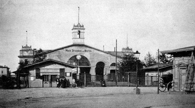 AltesLeipzig's tweet photo. Altes-Leipzig >>>  Der ehemalige Dresdner Bahnhof in Leipzig https://t.co/QN8N4HSSPN https://t.co/r1ibLs7KXS
