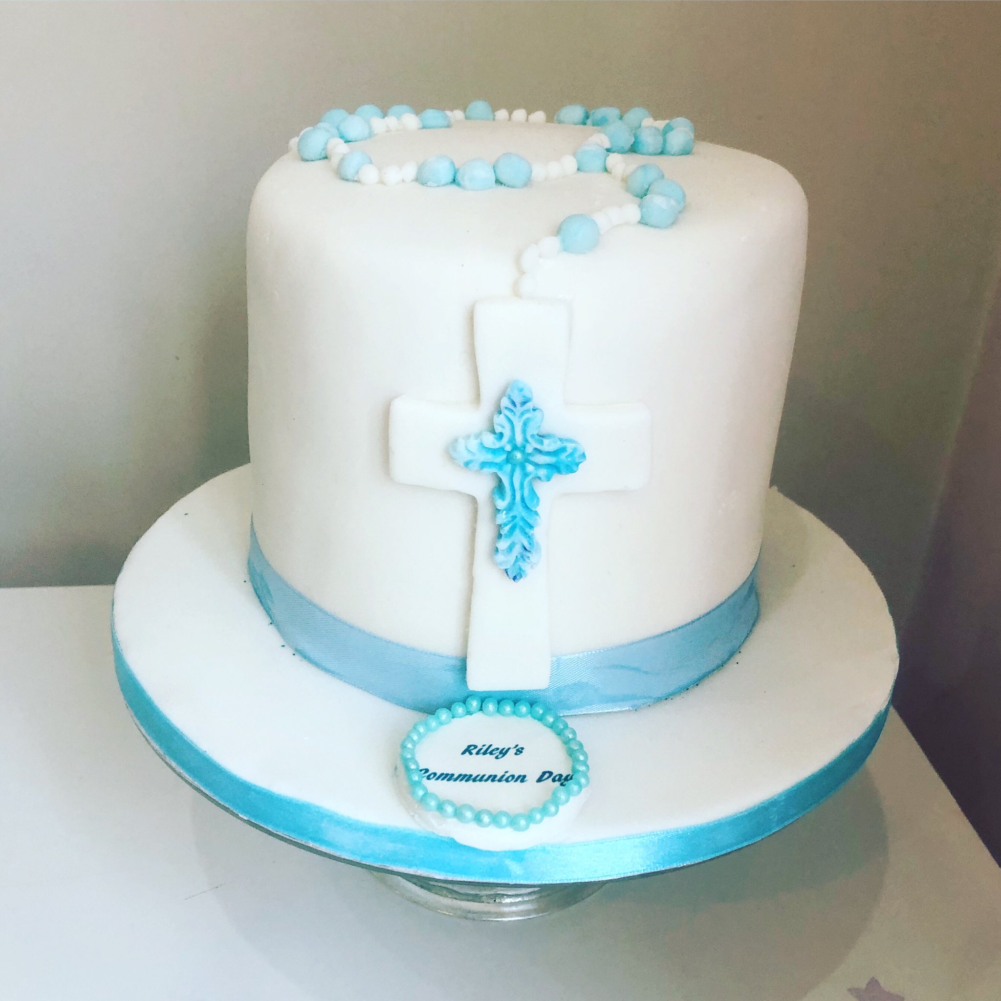 First Holy communion cake - YouTube