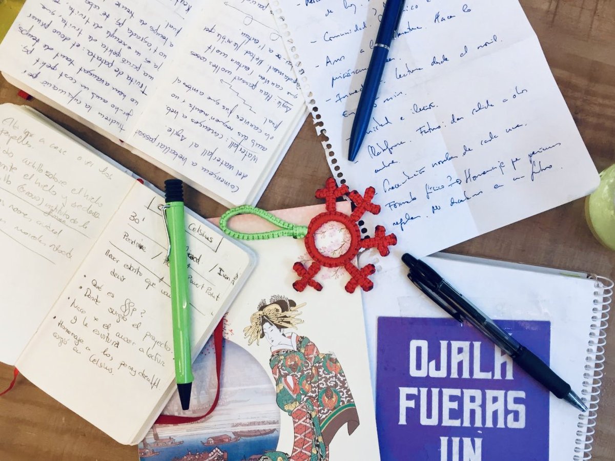 FictionPenny's tweet photo. Hoy nos hemos reunido para prepararnos para el @festivalcelsius, ya que además de brindis, cachopos y libros, habrá presentación oficial de @FictionPenny! Gracias a los organizadores del festival por darnos esta oportunidad.
Por supuesto, no podía faltar el llavero de @kimus84 https://t.co/lSG8VC5ley
