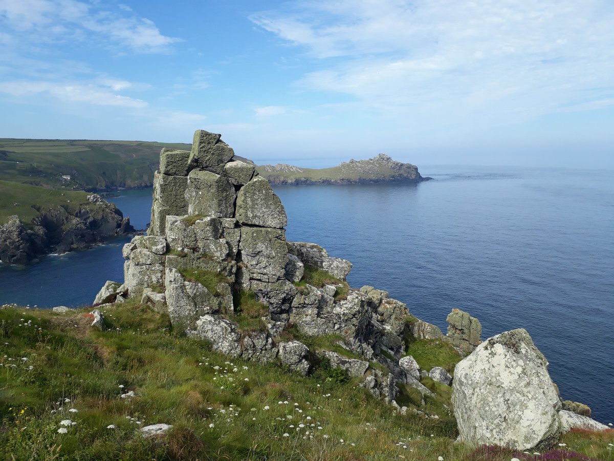 BevHunt72's tweet photo. So yesterday after 5 3/4 hours I reached my #Walk29 of 50 for #OneMedicine @HumanimalTrust goal - 12.3 km and 18,000 steps - #Zennor to #Pendeen #Cornwall - it was an up & downy, hot & sunny, turquoise sea the whole way sort of stroll...๐๐๐#ThePhotoHour https://t.co/dxBulGmP08 https://t.co/cZ9FxVSYzt
